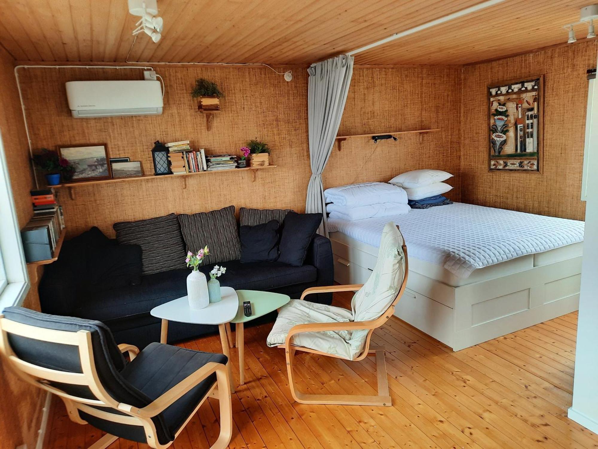 Cabin At The Sea Close To Public Beach With A Jumpingtower Hoviksnas Exterior photo