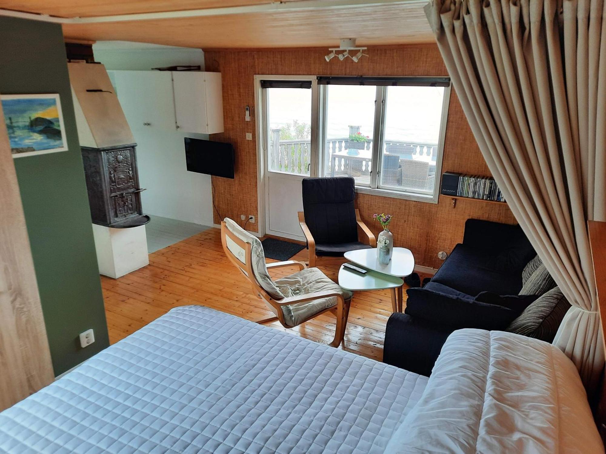 Cabin At The Sea Close To Public Beach With A Jumpingtower Hoviksnas Exterior photo