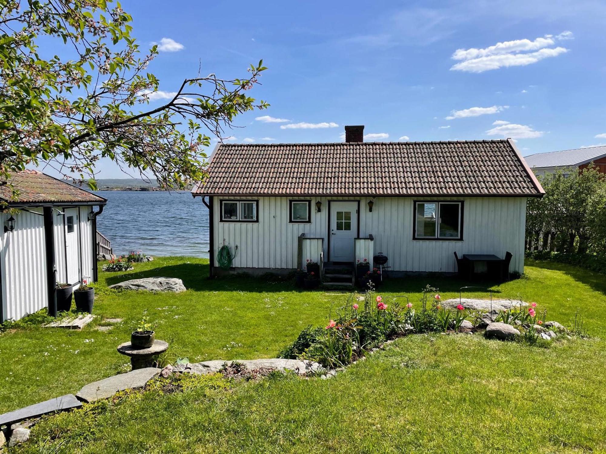 Cabin At The Sea Close To Public Beach With A Jumpingtower Hoviksnas Exterior photo